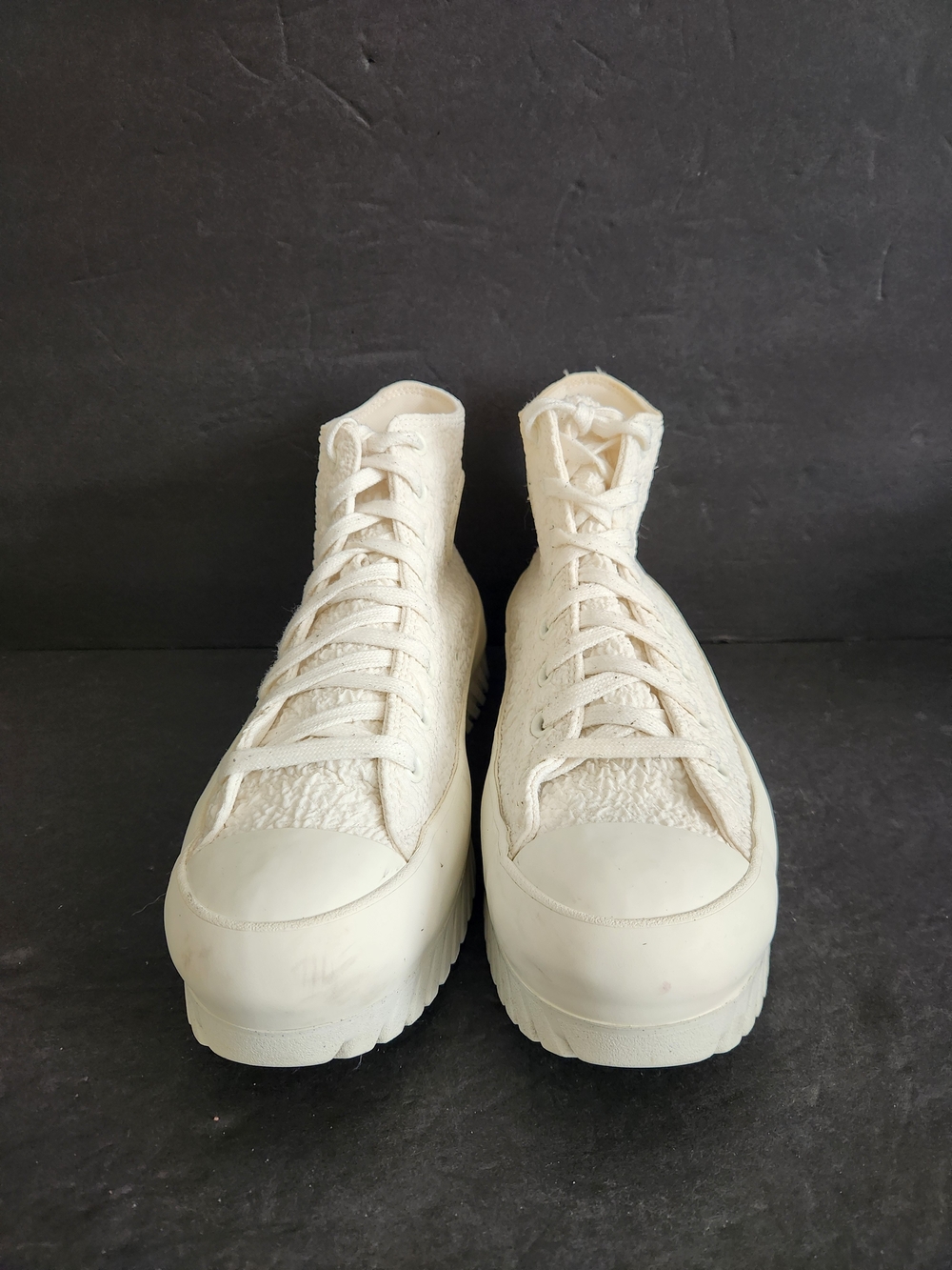 Converse CTAS Unisex Lugged 2.0 Hi Platform Sneakers Size Womens 12.5/Mens 10.5 - Picture 2 of 7